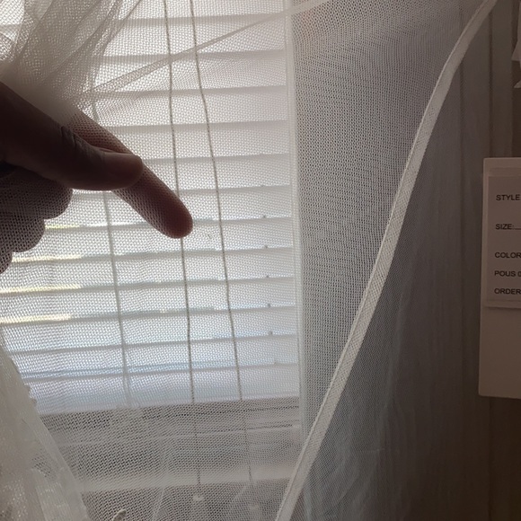 David’s Bridal Tulle Capelet with Lace- Soft White - Picture 6 of 10